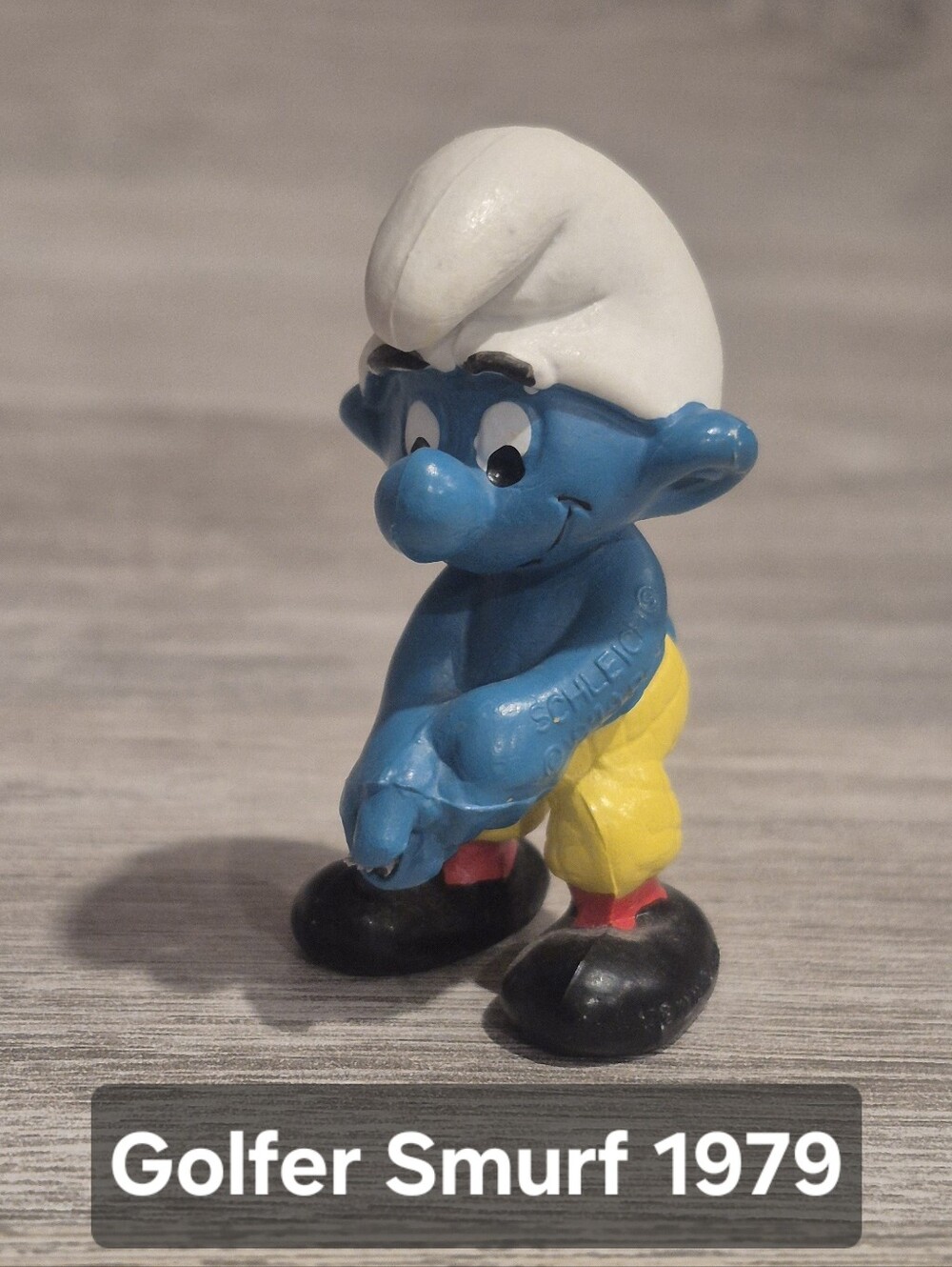 Vintage Golfer Smurf Figurine (Missing Club)